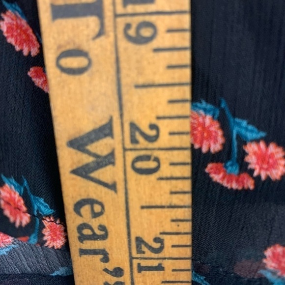 NWT Lulu's XS Blooming Company Black Floral Print Ruffled Top Romantic fairy - Picture 9 of 10